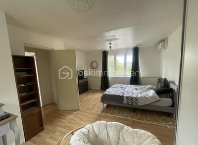 Maison - 93 m² - 5 pièces