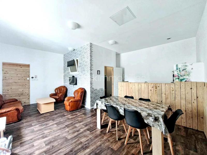 Maison en pierre - 244 m² - 10 pièces