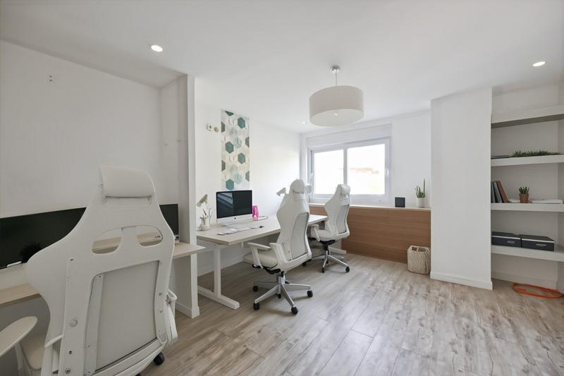 Maison - 274 m² - 9 pièces