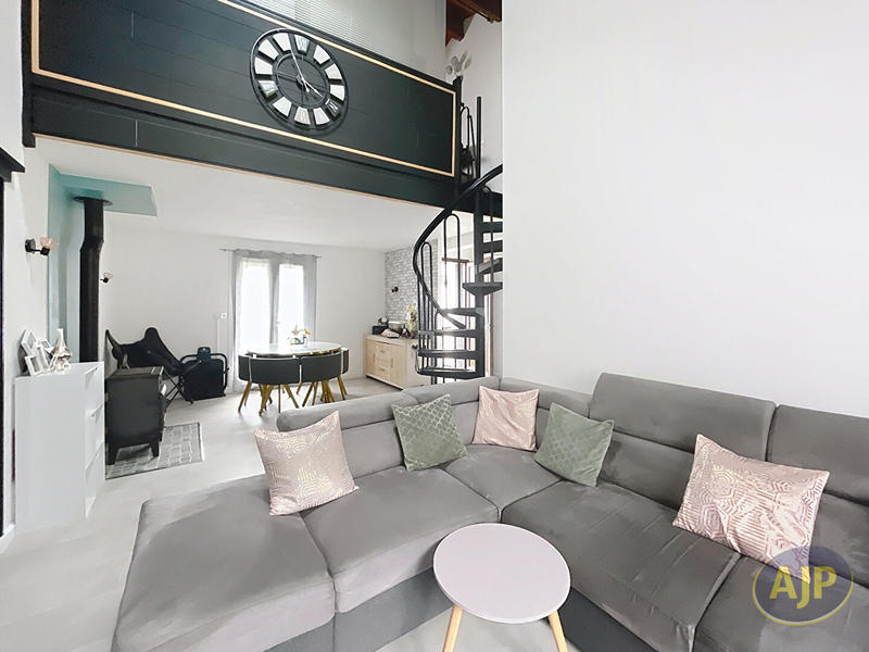 Maison - 106 m² - 6 pièces