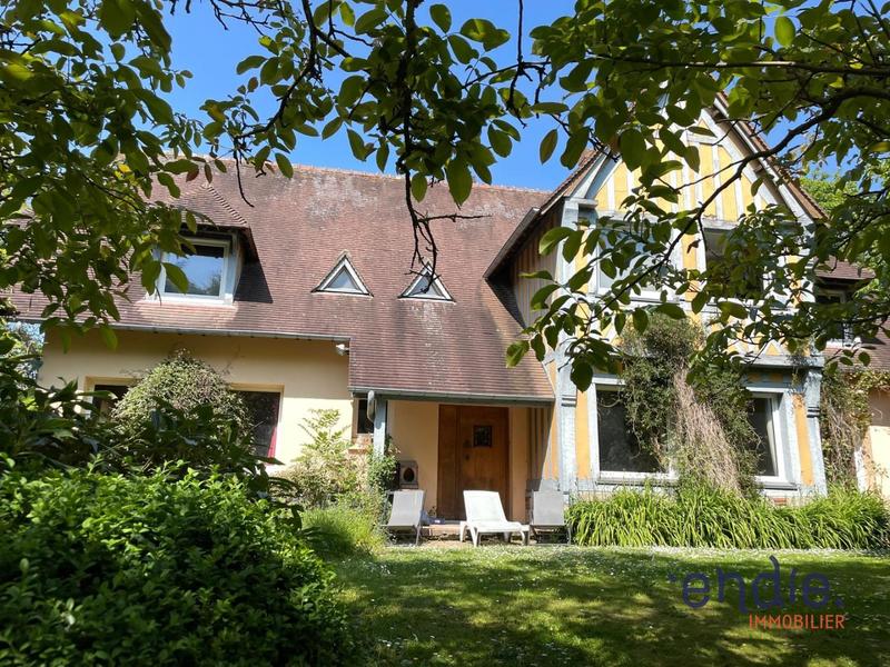 Maison - 230 m² - 8 pièces
