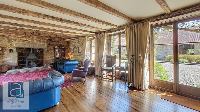 Maison - 342 m² - 7 pièces