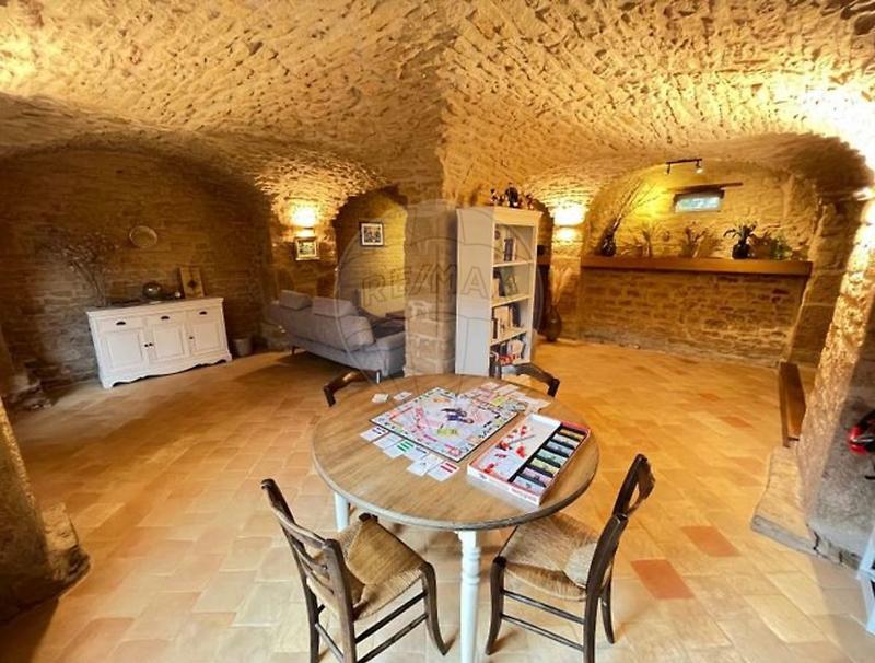 Maison - 403 m² - 10 pièces