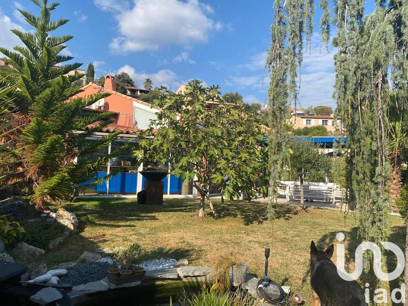 Maison - 200 m² - 7 pièces