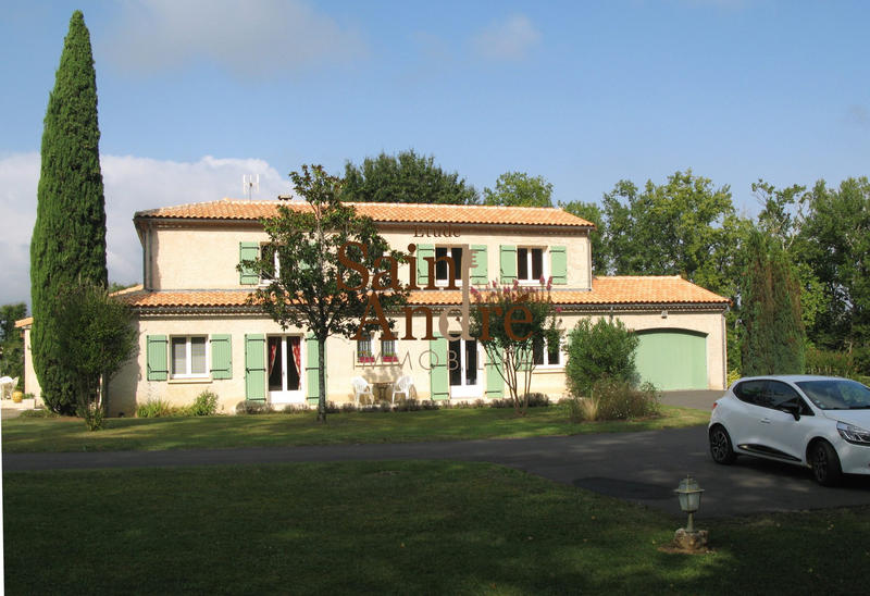 Maison - 300 m² - 10 pièces