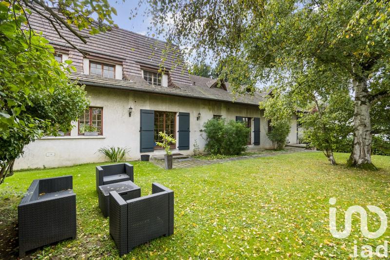 Maison - 277 m² - 10 pièces