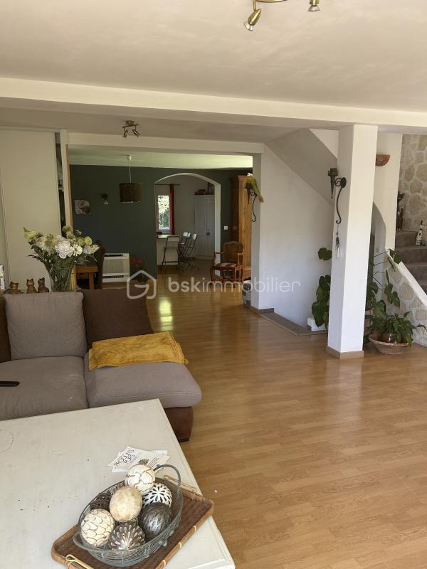 Maison - 187 m² - 5 pièces