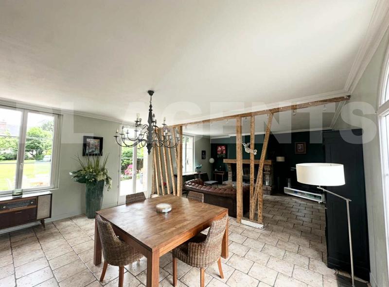 Maison de maîtres - 280 m² - 11 pièces