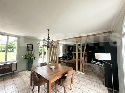 Maison de maîtres - 280 m² - 11 pièces