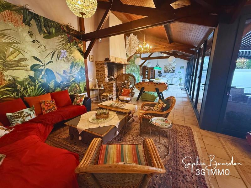 Demeure - 415 m² - 11 pièces