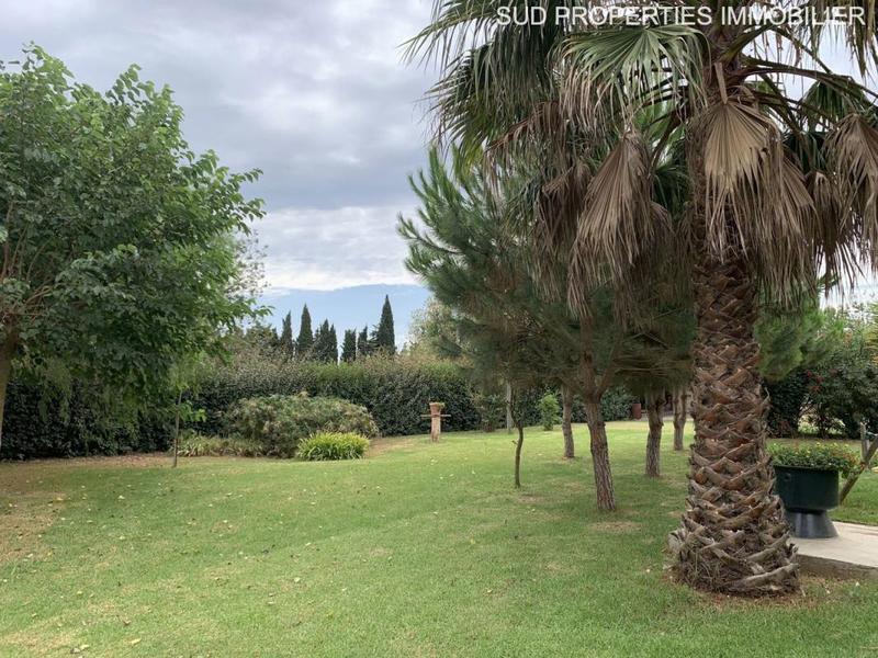 Maison - 210 m² - 6 pièces