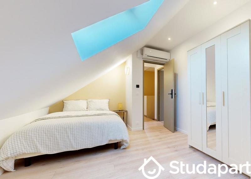 Chambre - 13 m² - 1 pièce