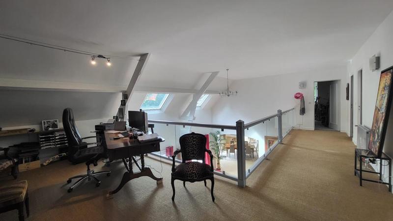 Maison - 338 m² - 7 pièces