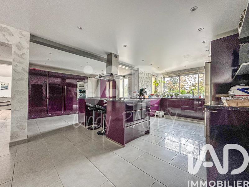 Maison - 310 m² - 12 pièces