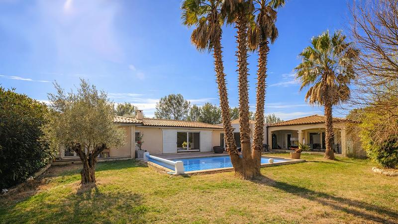 Villa - 301 m² - 6 pièces