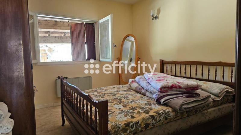 Maison - 250 m² - 8 pièces