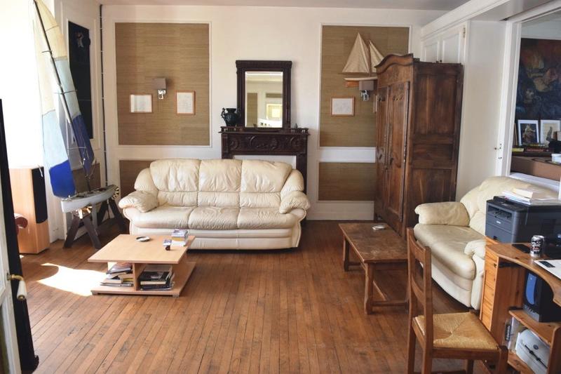 Maison - 235 m² - 10 pièces