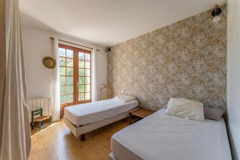 Maison - 180 m² - 8 pièces