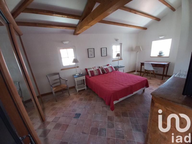 Maison - 275 m² - 9 pièces