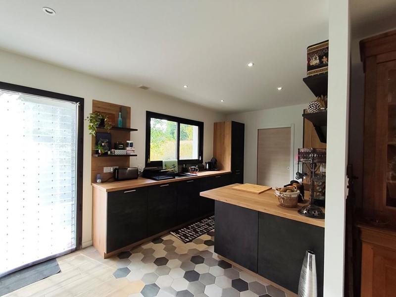 Maison - 105 m² - 4 pièces