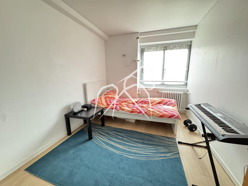 Appartement - 92 m² - 5 pièces