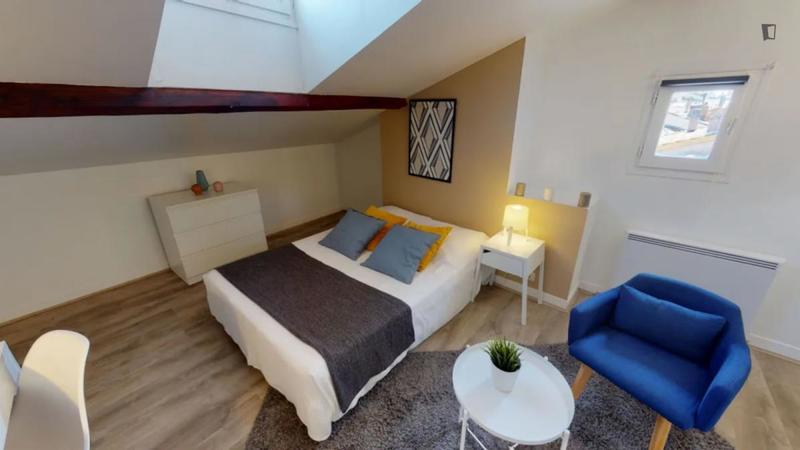 Chambre - 18 m² - 5 pièces