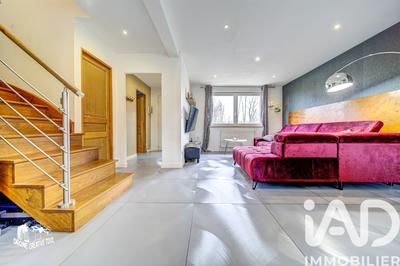 Maison - 102 m² - 5 pièces