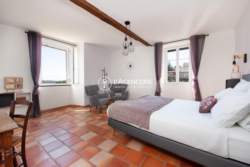 Maison ancienne - 522 m² - 11 pièces