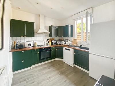 Maison - 92 m² - 5 pièces