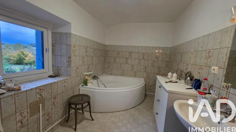 Maison - 193 m² - 8 pièces