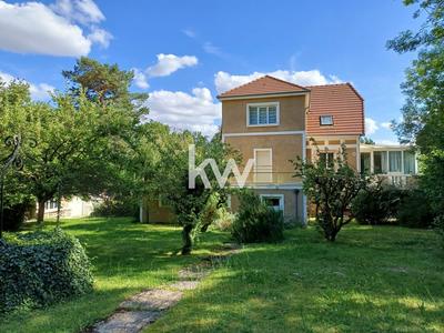 Maison - 222 m² - 9 pièces