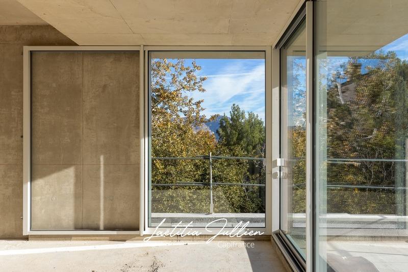 Maison - 250 m² - 5 pièces