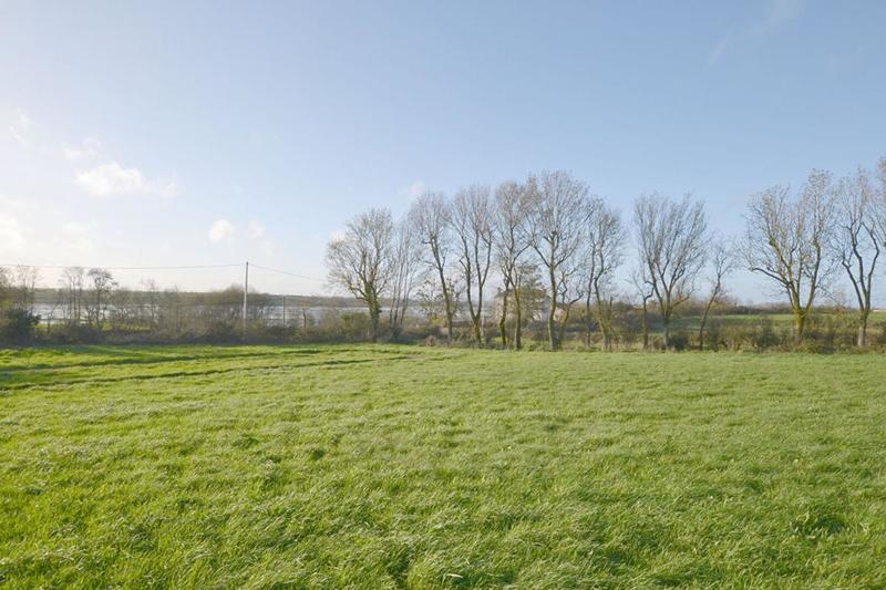 Terrain constructible - 1 400 m²