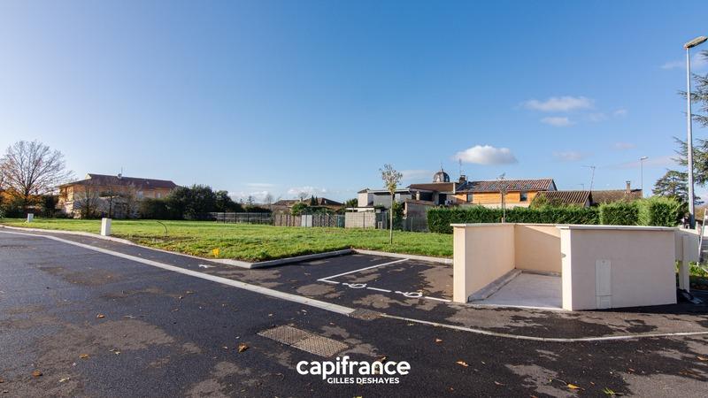 Terrain constructible - 701 m²