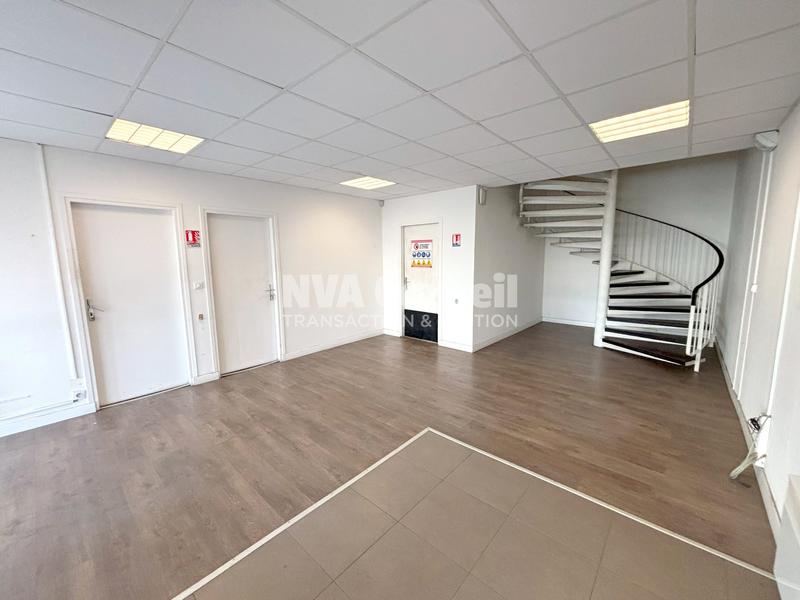 Local d'activités - 2 400 m²