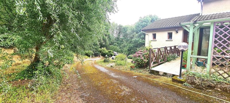 Maison - 240 m² - 12 pièces