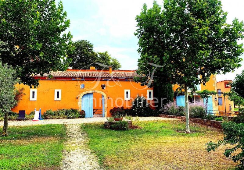 Propriété - 600 m²