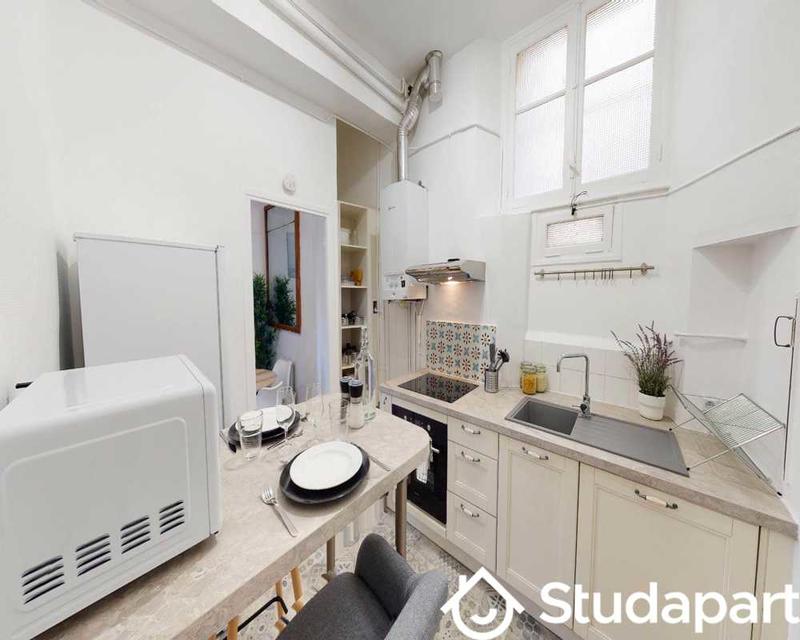 Chambre - 100 m² - 1 pièce