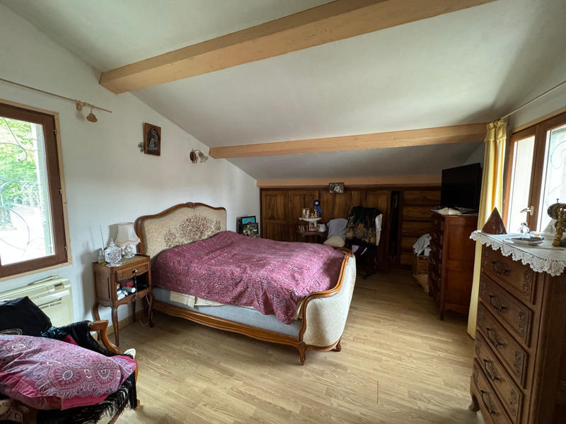 Maison - 213 m² - 7 pièces