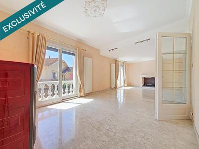 Maison - 227 m² - 9 pièces