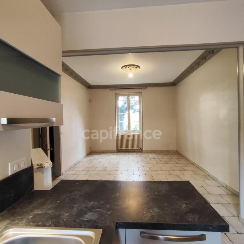 Maison - 210 m² - 10 pièces