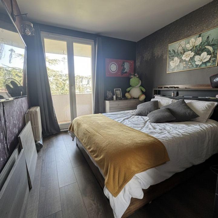 Appartement - 80 m² - 4 pièces