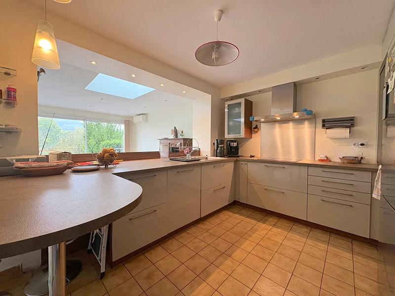 Maison - 181 m² - 7 pièces