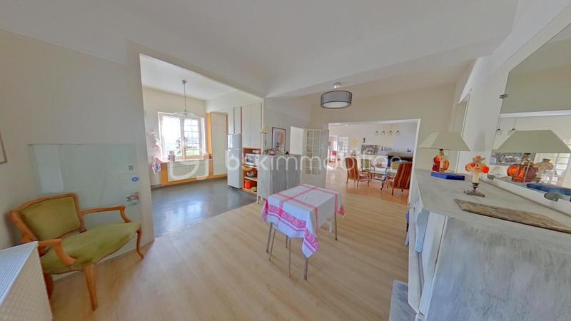 Propriété - 180 m² - 6 pièces