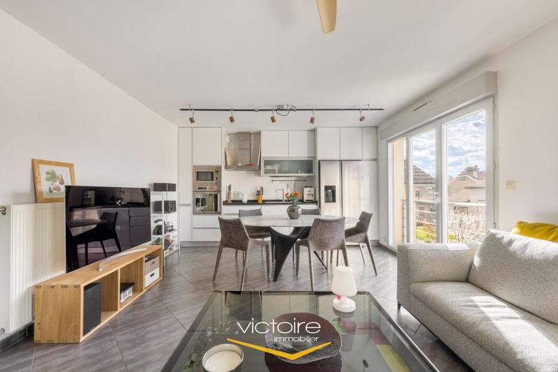 Maison - 96 m² - 5 pièces