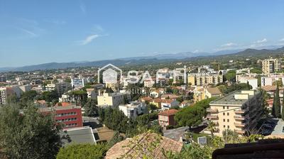 Maison - 190 m² - 9 pièces