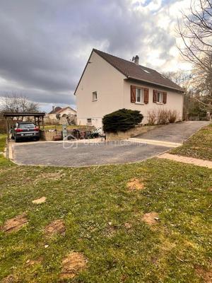 Maison - 104 m² - 5 pièces