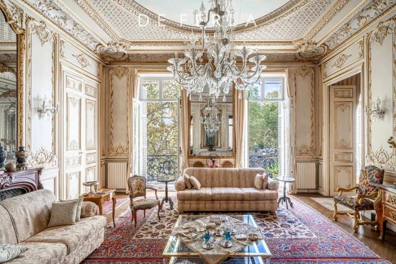 Appartement - 368 m² - 9 pièces