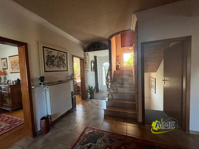 Maison - 211 m² - 7 pièces