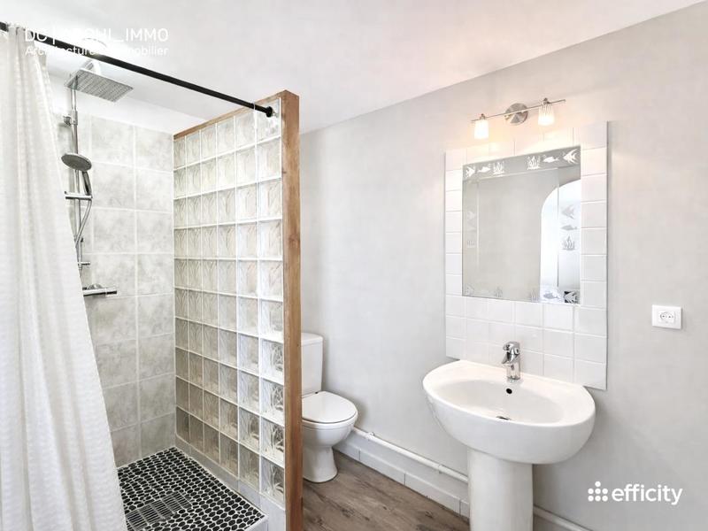 Maison - 365 m² - 9 pièces